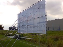 Buizenframe met spandoek