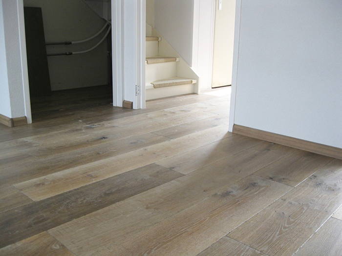 Aanbiedingen op: Pvc vloeren, Houten vloeren, zonwering en Rits screens