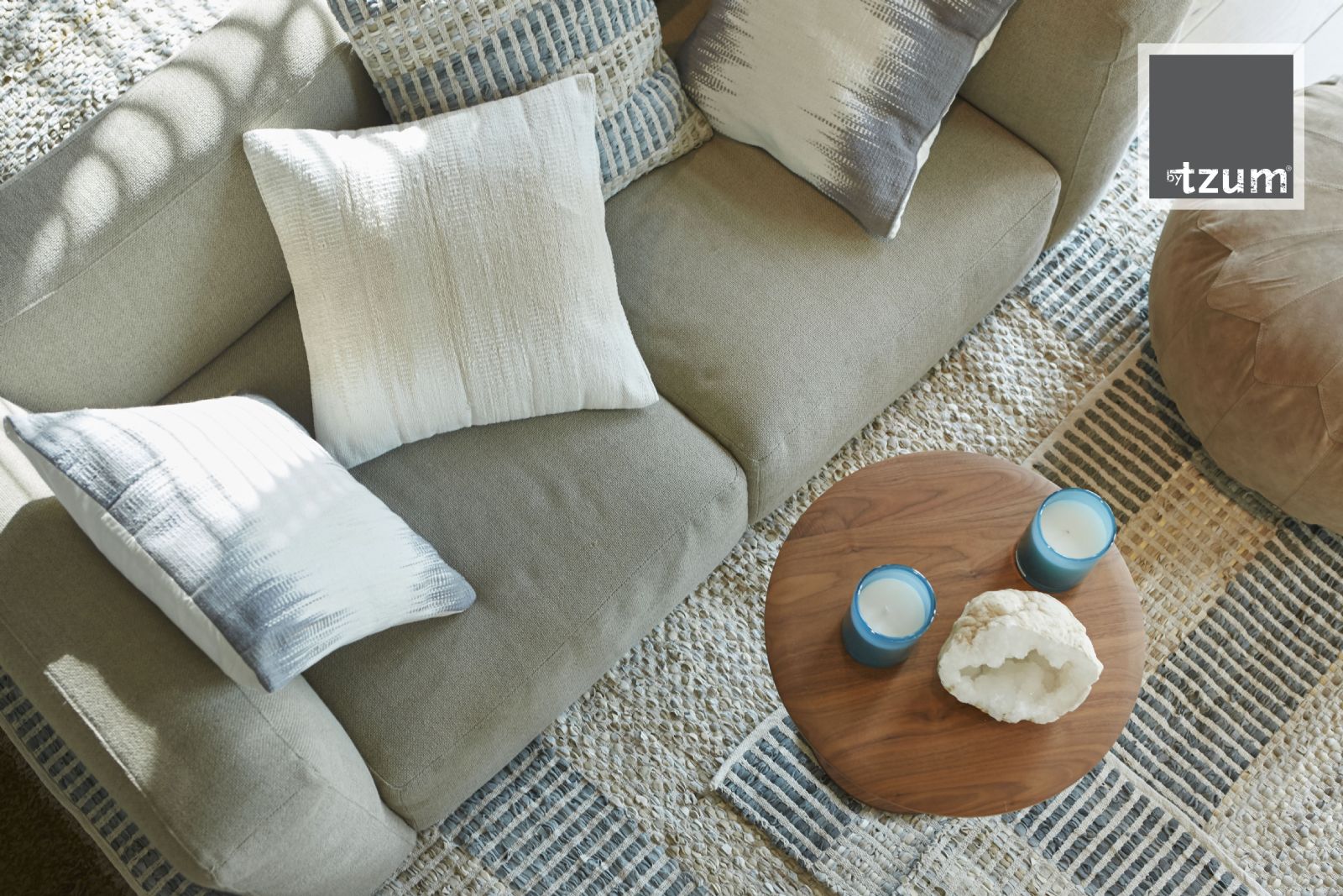 A House of Happiness; Original curtains for an easy lifestyle