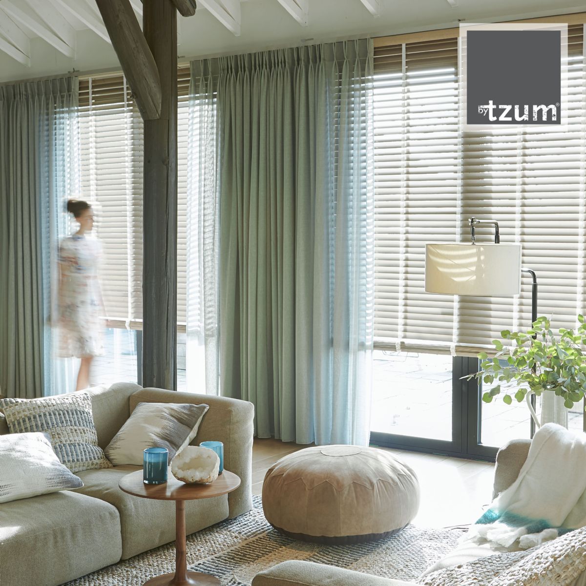 Stoere raamdecoratie verkrijgbaar bij Noord-West Interieurs