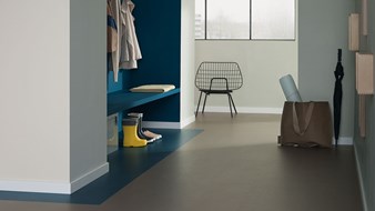 1180x664_Marmoleum_Click_633568-333358_hallway